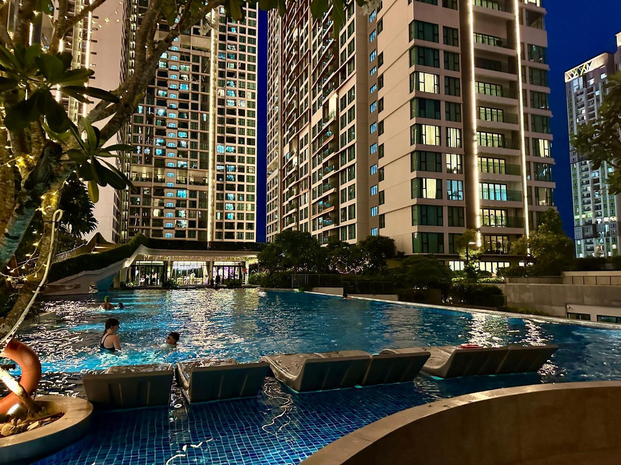 Feliz Luxurry Duplex Apartment Saigon Хошимін Екстер'єр фото