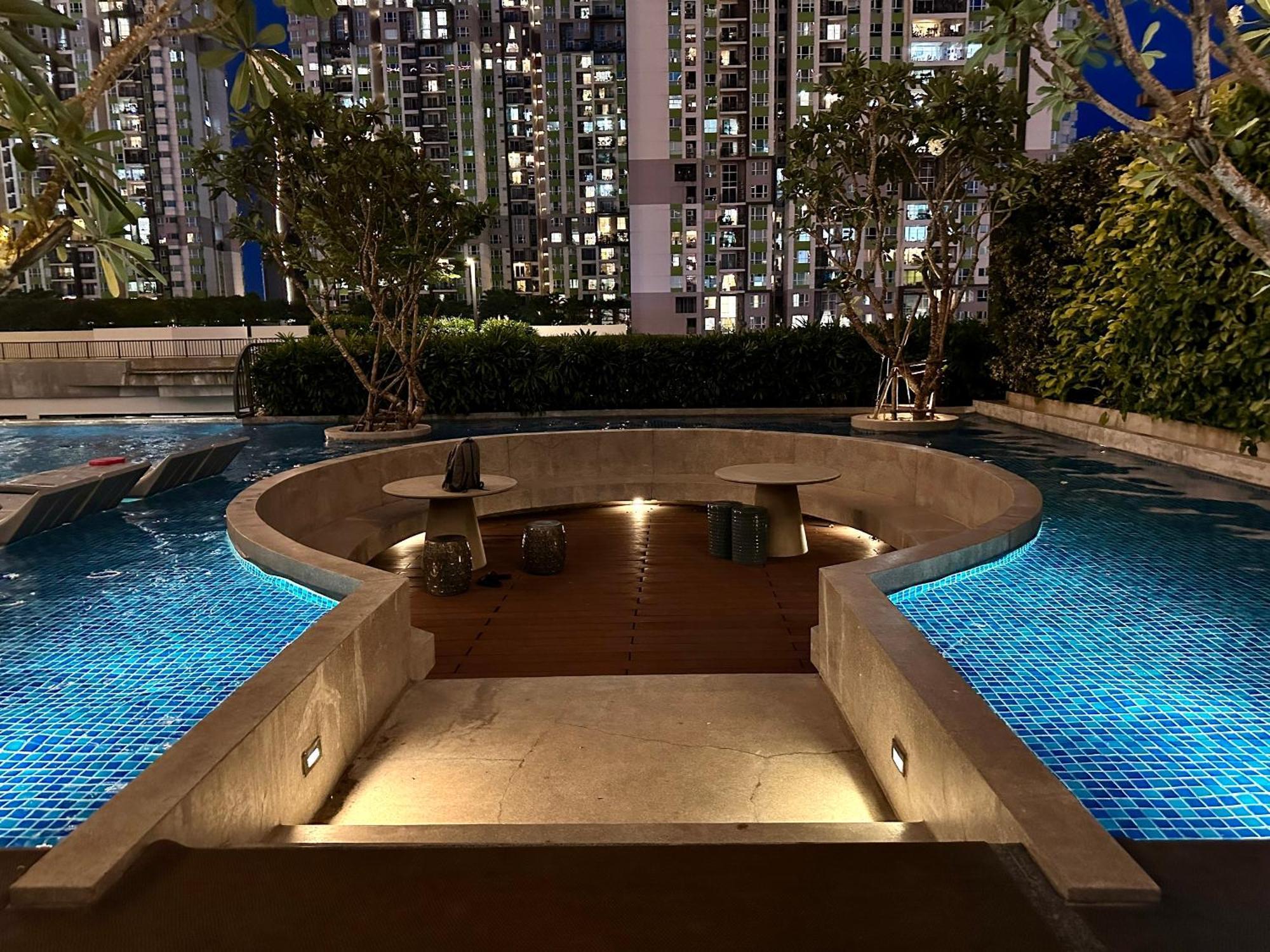 Feliz Luxurry Duplex Apartment Saigon Хошимін Екстер'єр фото