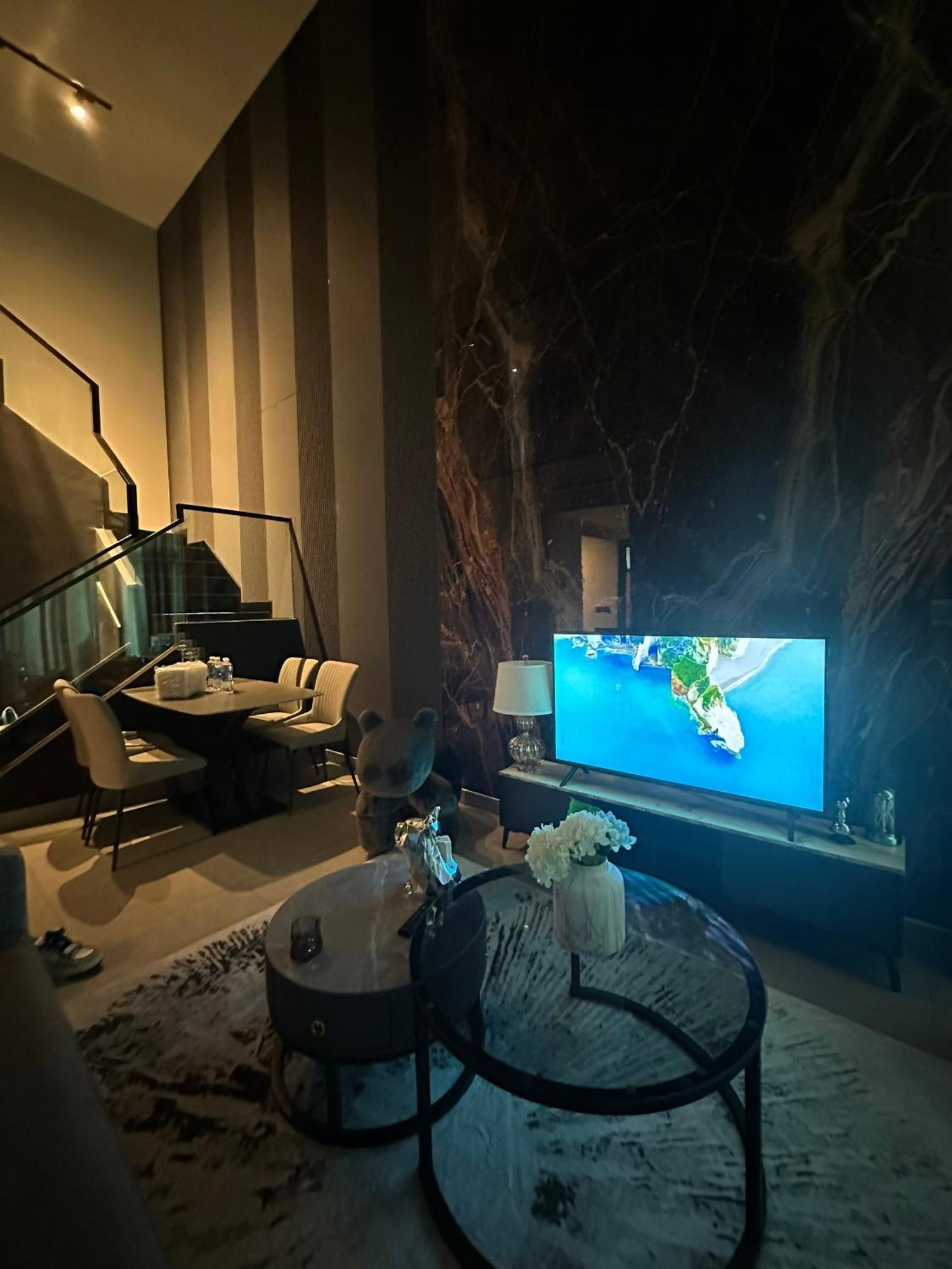 Feliz Luxurry Duplex Apartment Saigon Хошимін Екстер'єр фото