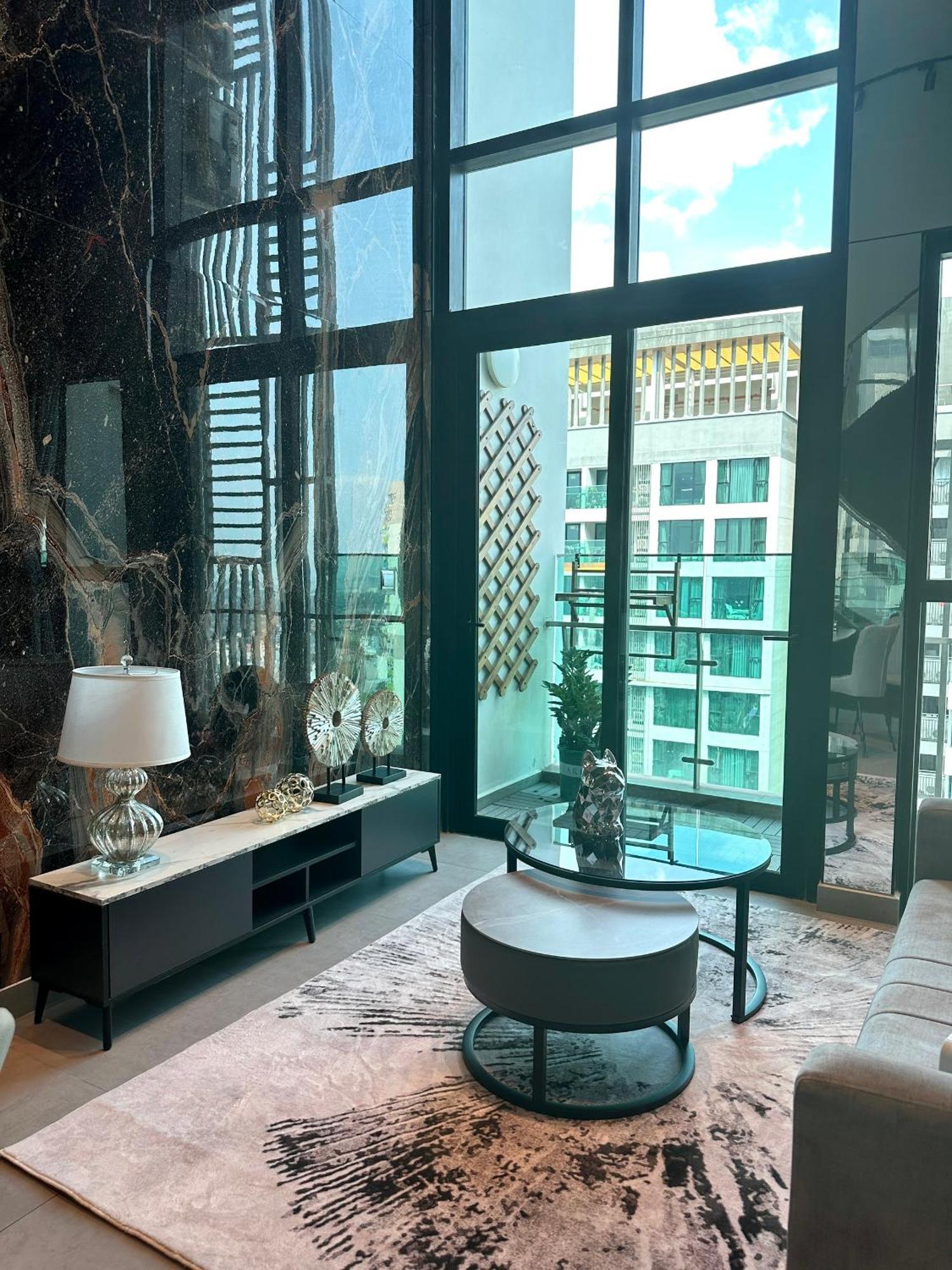 Feliz Luxurry Duplex Apartment Saigon Хошимін Екстер'єр фото