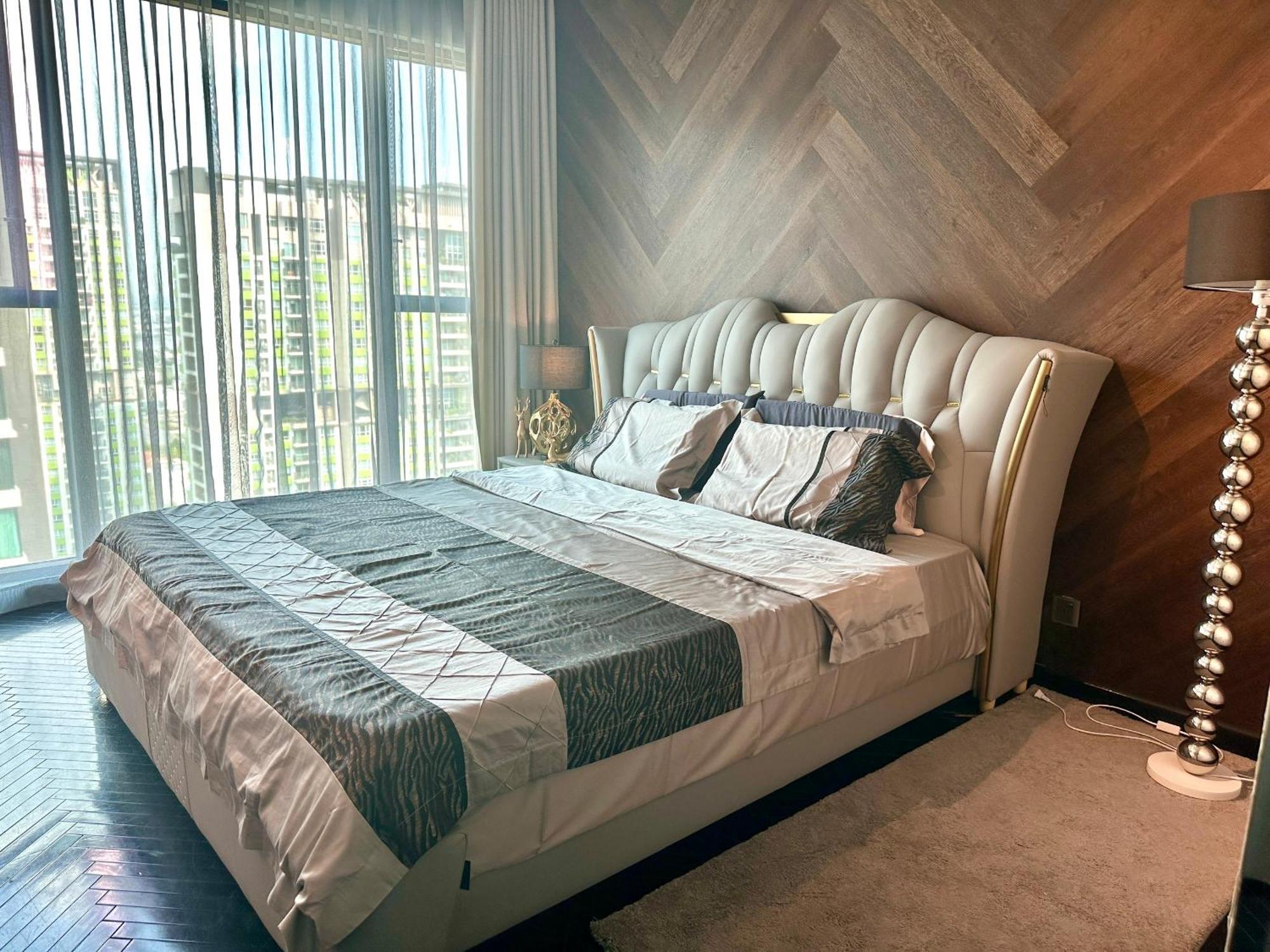 Feliz Luxurry Duplex Apartment Saigon Хошимін Екстер'єр фото
