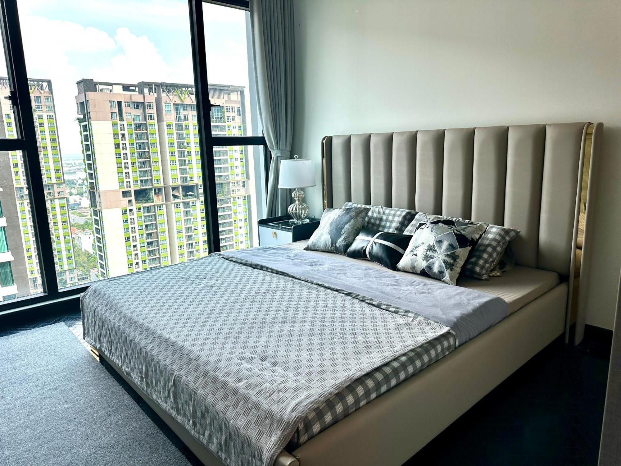 Feliz Luxurry Duplex Apartment Saigon Хошимін Екстер'єр фото